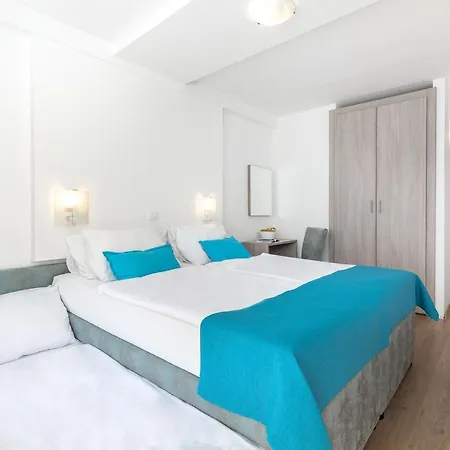 Hotel Paviljoni Slaven 3*