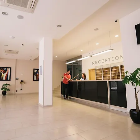 מלון Paviljoni Slaven 3*