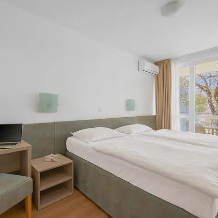Paviljoni Slaven 3* 塞尔瑟