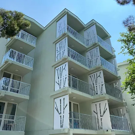 Paviljoni Slaven סלצה