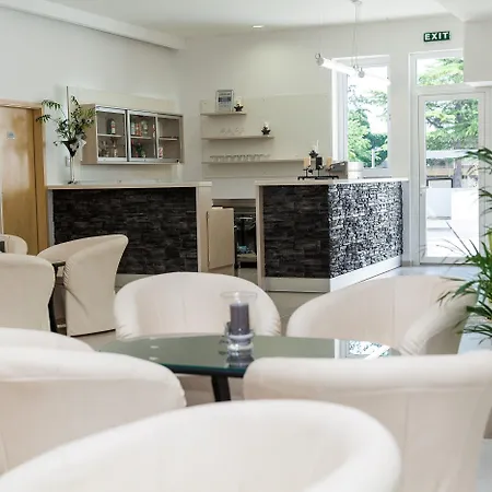 Paviljoni Slaven מלון סלצה