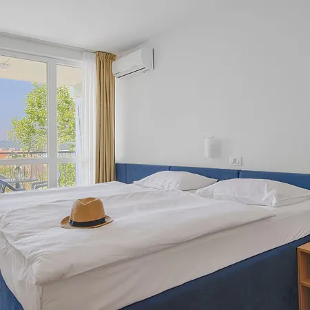 Hotel Paviljoni Slaven 3*